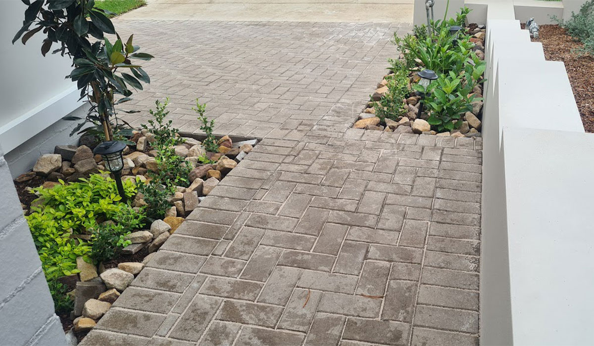 Gledswood hills paving, driveway, garden beds landscaping Residential Project